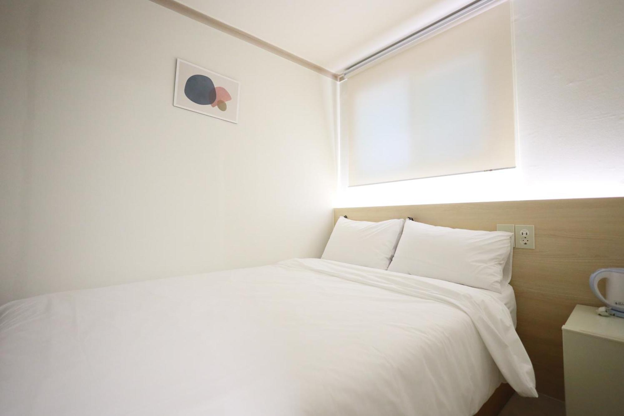 J5 Hostel *